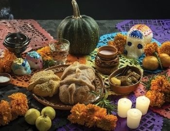 comida para el altar de muertos