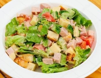 ensalada de verduras con jamn