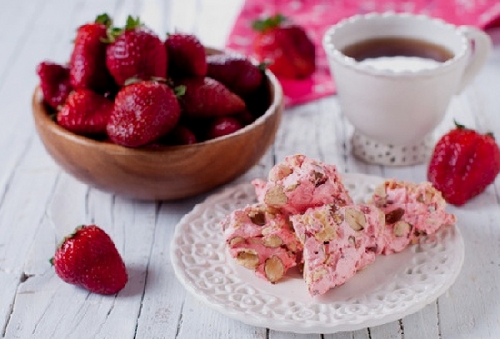 receta para preparar turrn de fresas