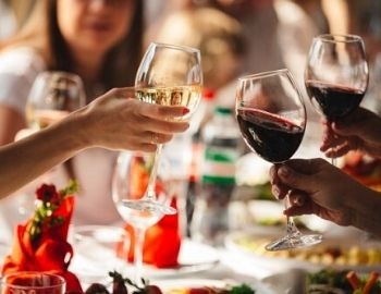 beneficios para la salud de algunos vinos