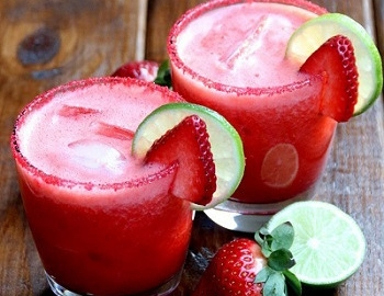 c�cteles de frutos rojos